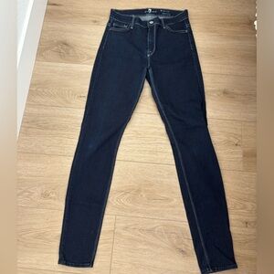 7 for all Mankind. High waisted skinny jean. Dark blue. Size 28